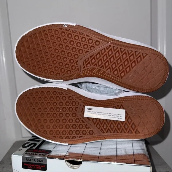 PLEASE READ: Vans Sk8-Hi Light Blue & White - Picture 6 of 6